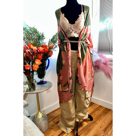 SWEEPING FLORAL KIMONO