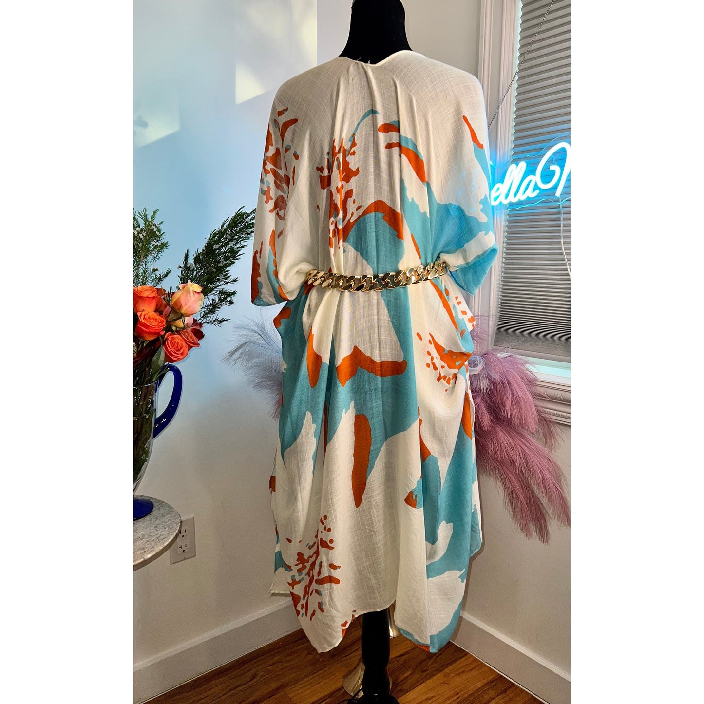 SWEEPING FLORAL KIMONO