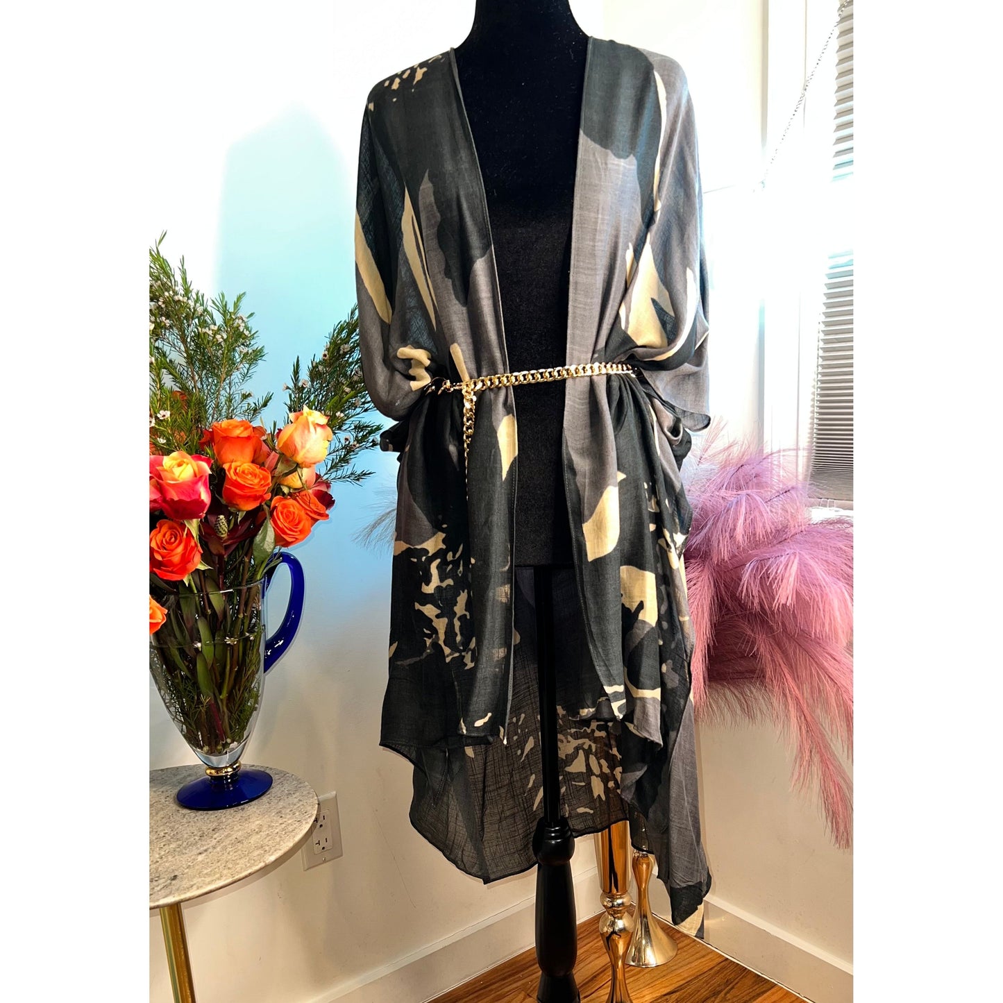 SWEEPING FLORAL KIMONO