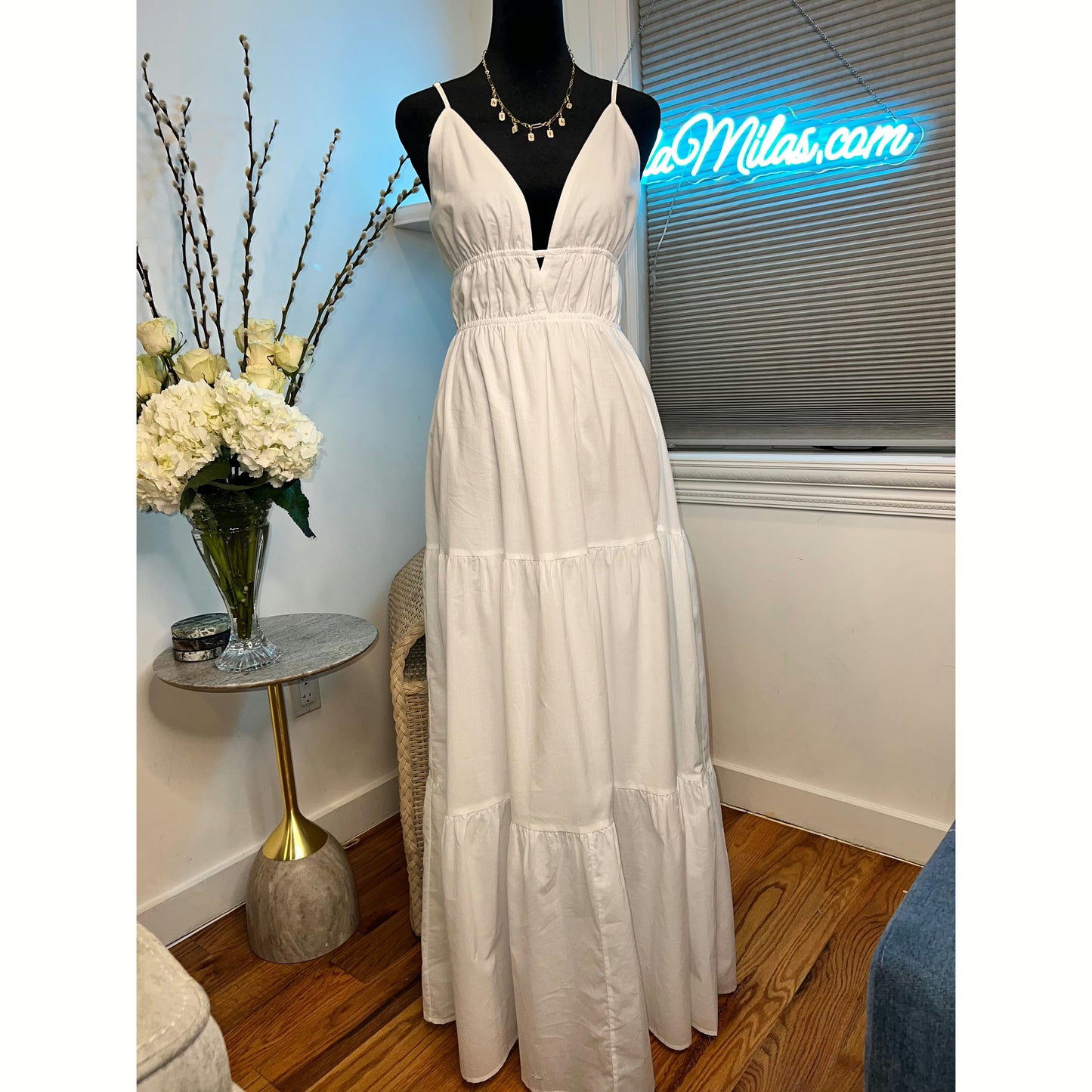 V-NECK MAXI DRESS