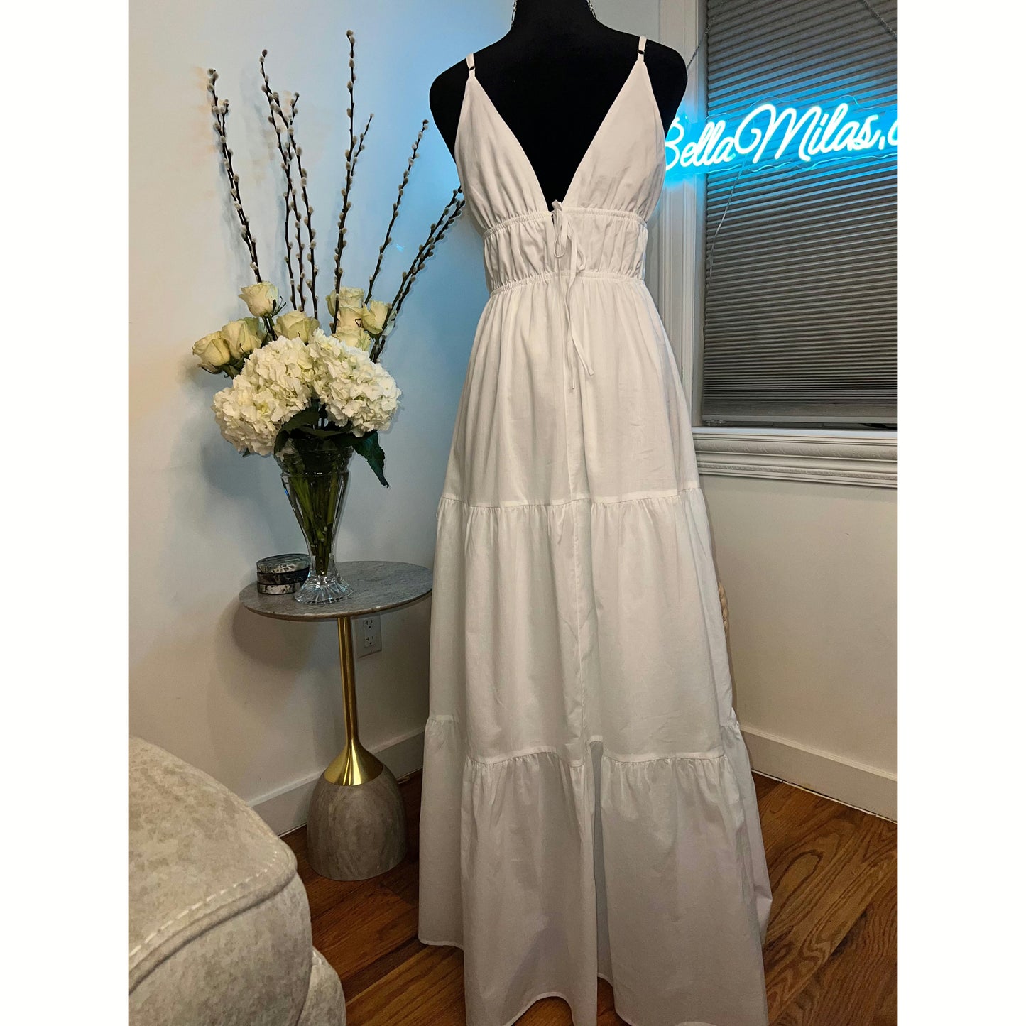 V-NECK MAXI DRESS